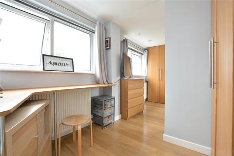 32 Sandgate Drive, Kippax, Leeds, LS25 7EY