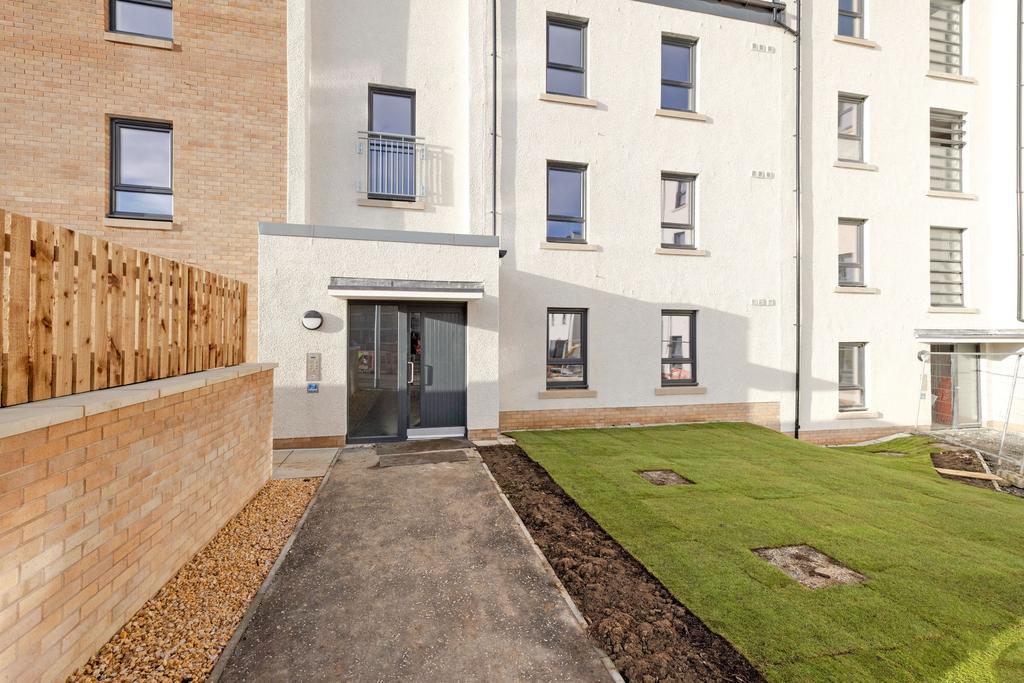 14 Canal View, Winchburgh EH52 6FW 2 bed apartment for sale £208,000