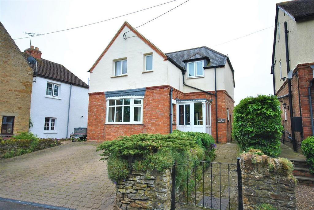 Doves Lane, Moulton, Northampton 3 bed detached house for sale £425,000