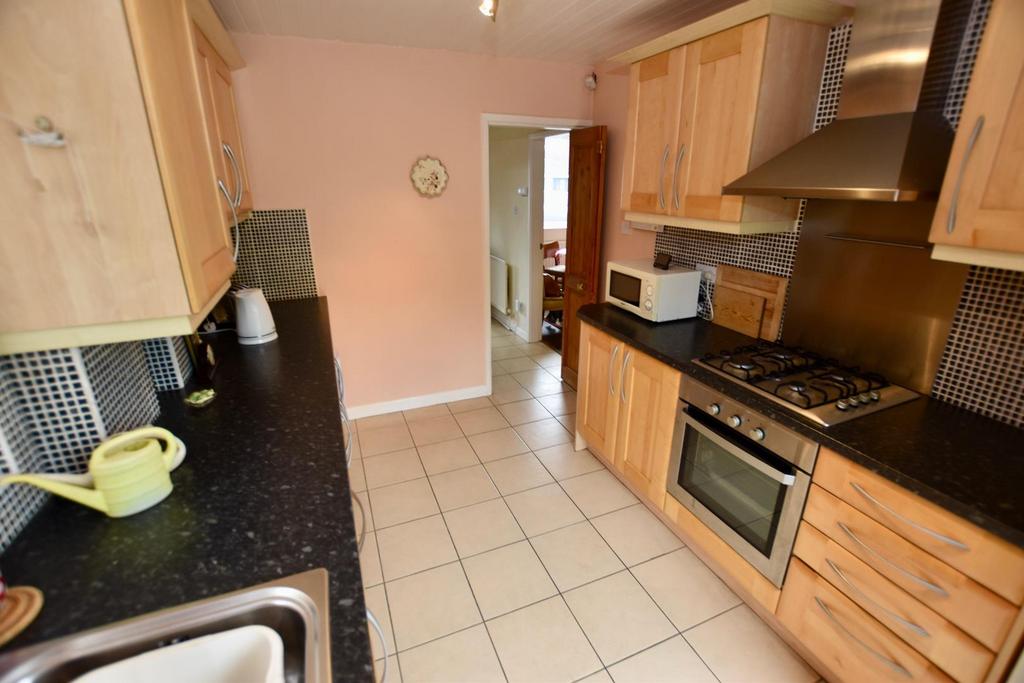 Manderley Close, Eastern Green, Coventry 3 bed semidetached house for