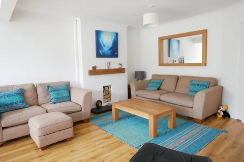 68 Beechwood Drive, Penarth, CF64 3QZ
