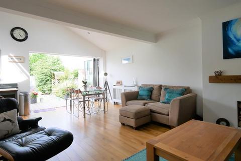 68 Beechwood Drive, Penarth, CF64 3QZ