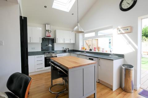 68 Beechwood Drive, Penarth, CF64 3QZ