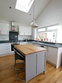 68 Beechwood Drive, Penarth, CF64 3QZ