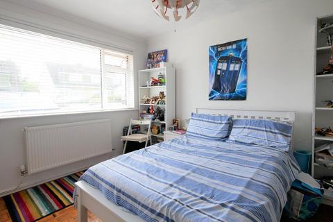 68 Beechwood Drive, Penarth, CF64 3QZ