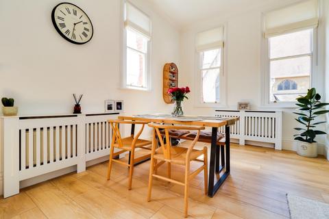 3 bedroom apartment for sale, St. Georges Place, Cheltenham