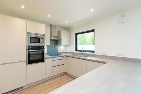 28 Airlie View, Alyth, Blairgowrie, PH11 8BF