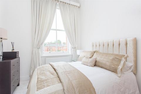 4 bedroom apartment for sale, Kensington House, Repton Park, IG8