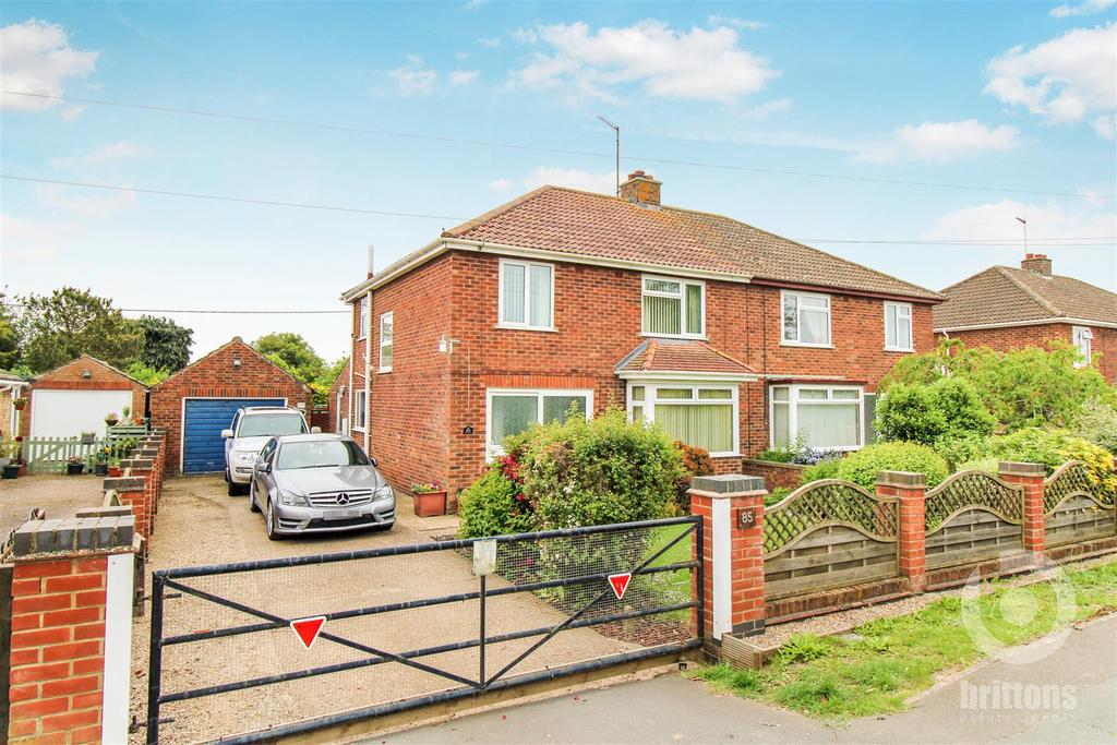 Hall Road, Clenchwarton 3 bed semidetached house for sale £275,000