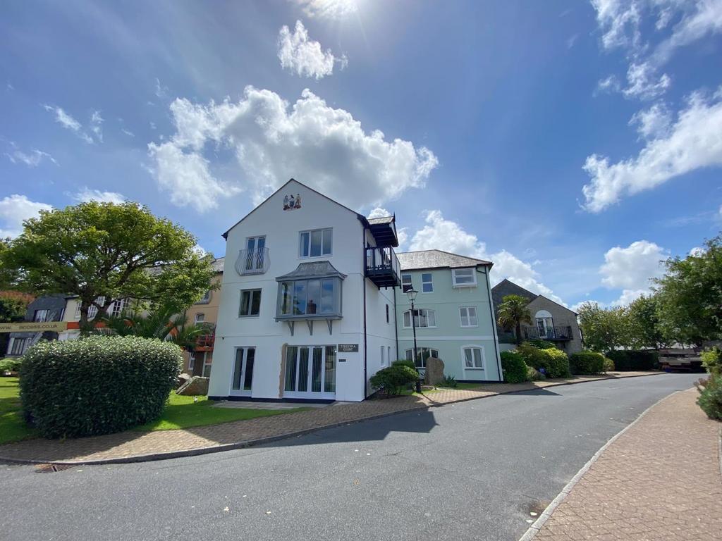 Tregenna Court, Port Pendennis, Falmouth 2 bed apartment £1,350 pcm