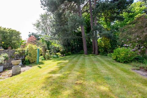 11 The Chenies, Petts Wood, Orpington, BR6 0ED