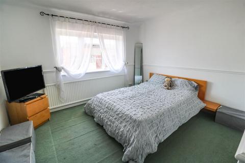 137 Chapel Fields, Harlow, CM17 9EP