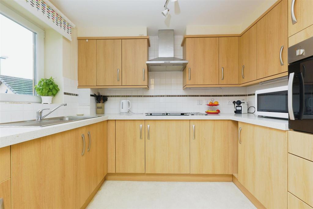 Kitchen 1 LC.jpg