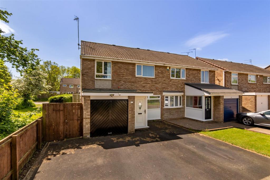Ascot Court, Kingston Park 3 bed semidetached house for sale £199,950