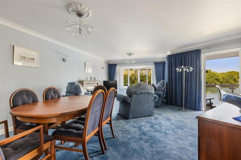 2 bedroom apartment for sale, Embankment Road, Kingsbridge