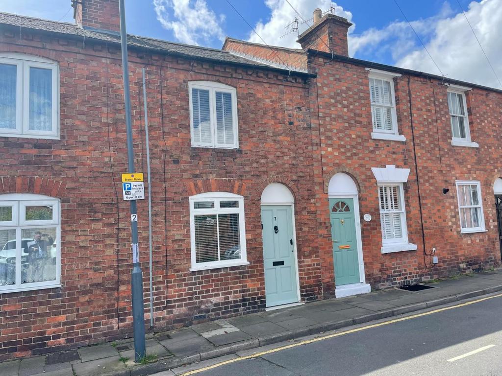 Mulberry Street, StratforduponAvon 2 bed terraced house for sale £