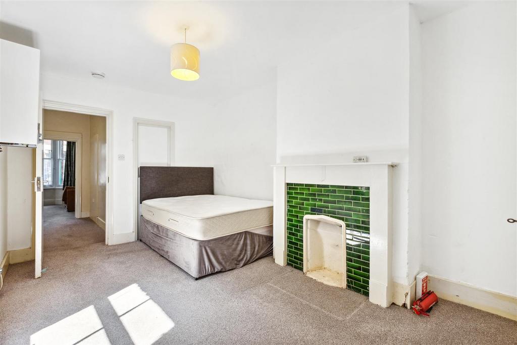 Cranbrook Road, W4 FOR SALE