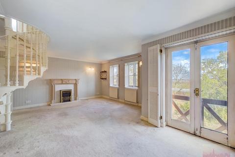 2 bedroom flat for sale, The Garlands, Harrow on The Hill