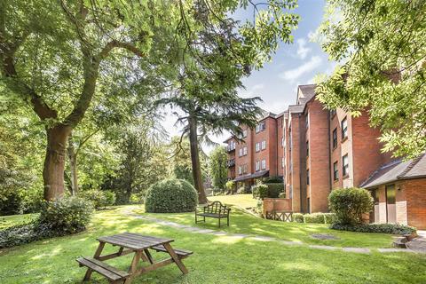 2 bedroom flat for sale, The Garlands, Harrow on The Hill