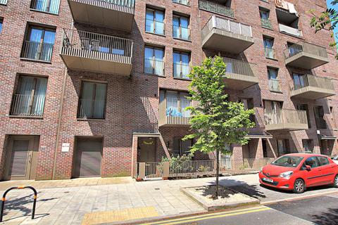 7 Clarke Avenue, Hounslow, TW3 4FE