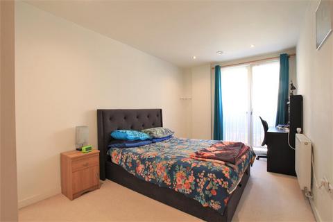 7 Clarke Avenue, Hounslow, TW3 4FE