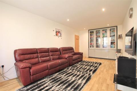 7 Clarke Avenue, Hounslow, TW3 4FE