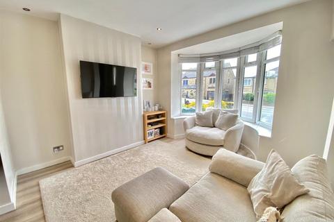 93 Broad Oak, Linthwaite, Huddersfield, HD7 5TE