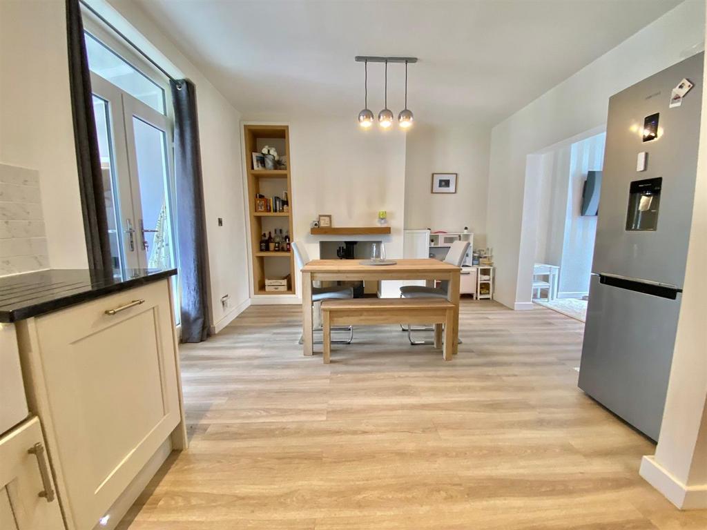 Kitchen6.jpg