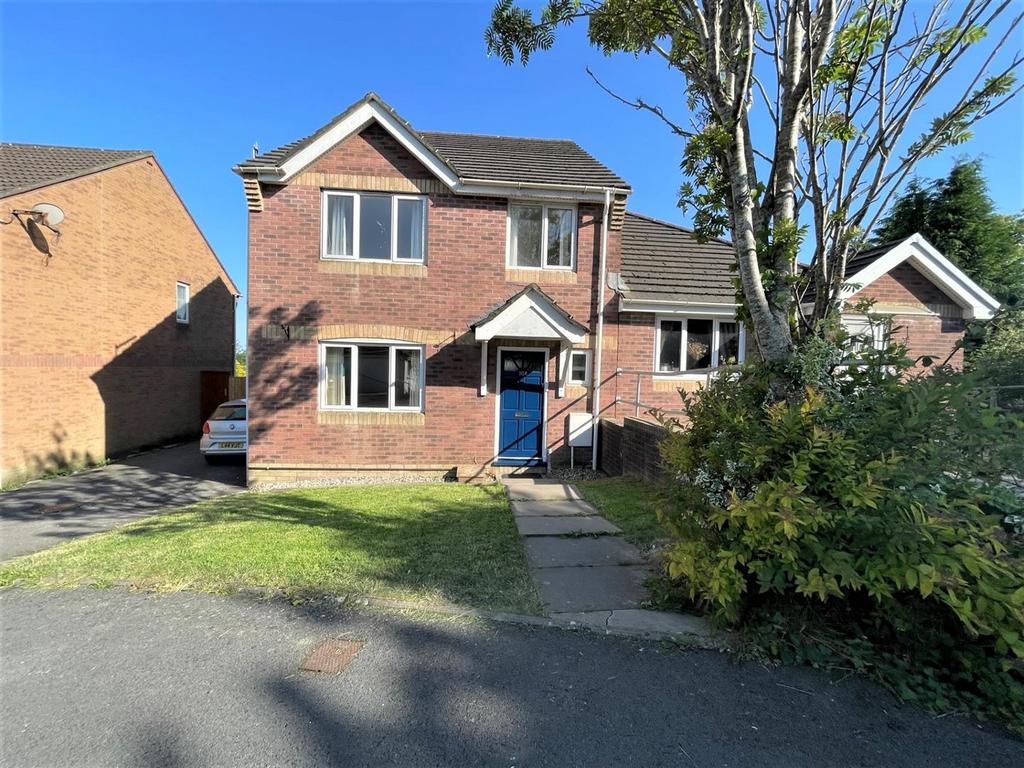 Brynhyfryd, Llangennech, Llanelli 4 bed semidetached house £190,000