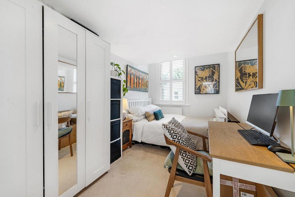 Bedroom 2.jpg