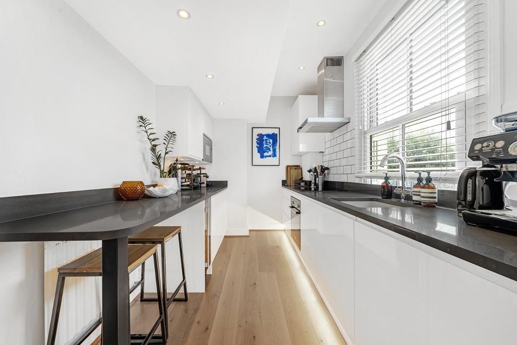 Kitchen (2).jpg