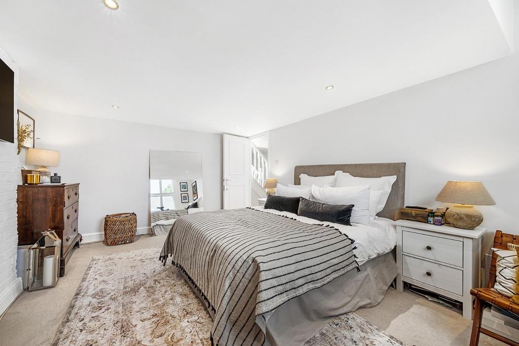 Principal Bedroom (2).jpg