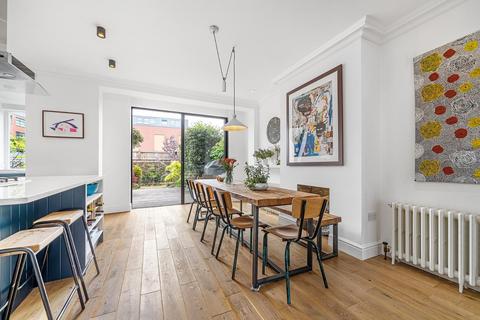 38 Torrens Road, London, SW2 5BT
