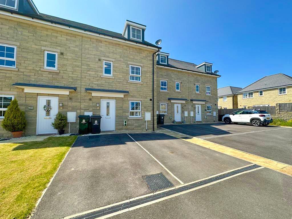 Fitch Drive, Silsden 4 bed semidetached house for sale £320,000