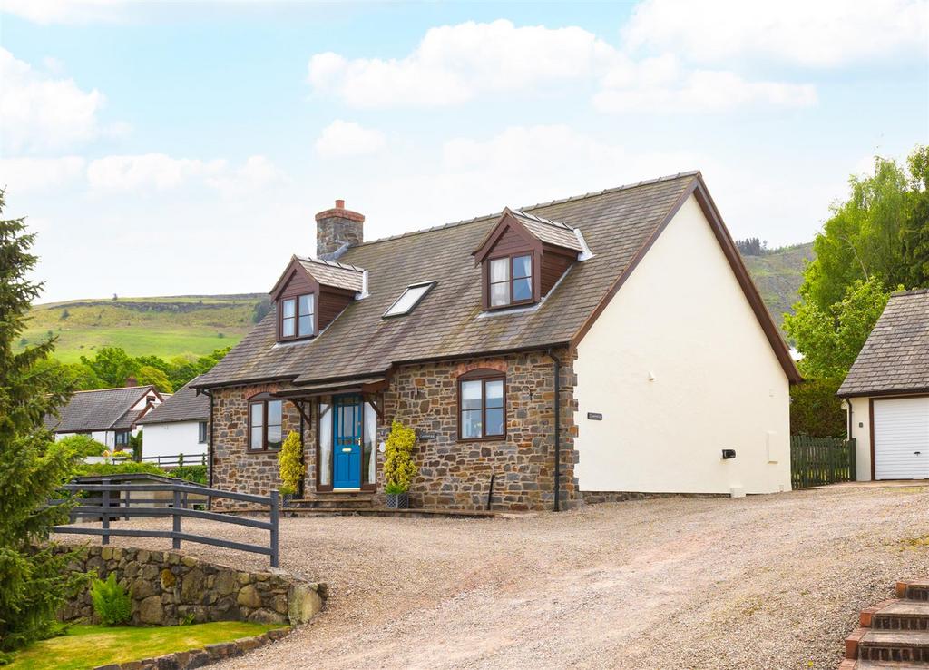 Maes Y Fferm, Penybontfawr, SY10 0GH 3 bed house for sale £360,000