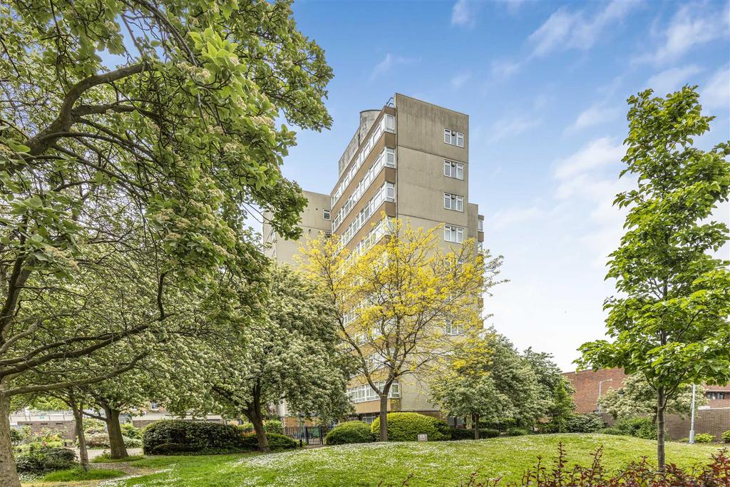 Felsham Road, Putney, SW15 2 bed flat for sale £350,000