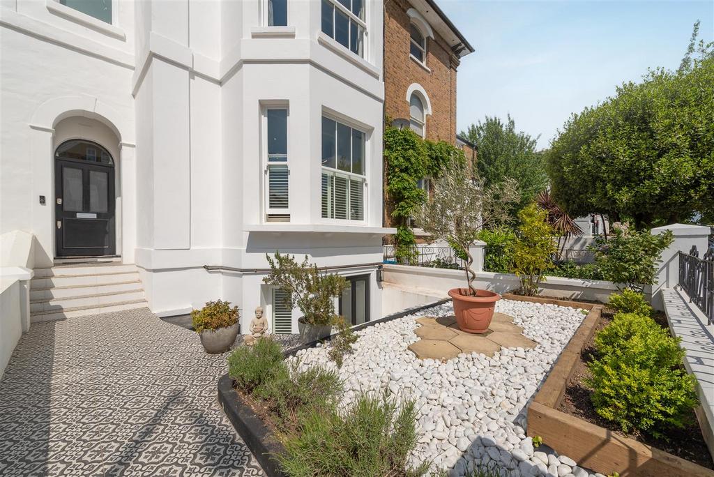 Alma Road, Windsor 4 bed townhouse for sale £1,250,000