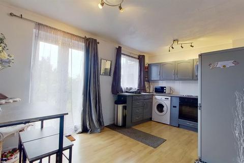 2 bedroom semi-detached house for sale - Challacombe, Furzton, Milton Keynes