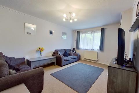 21 Challacombe, Furzton, Milton Keynes, MK4 1DP