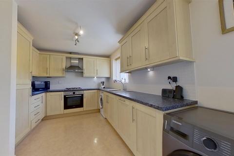 3 bedroom end of terrace house for sale - Rays Close, Bletchley, Milton Keynes