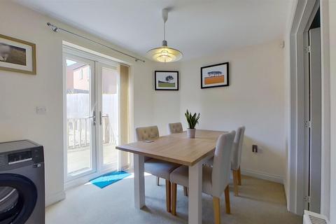 3 bedroom end of terrace house for sale - Rays Close, Bletchley, Milton Keynes