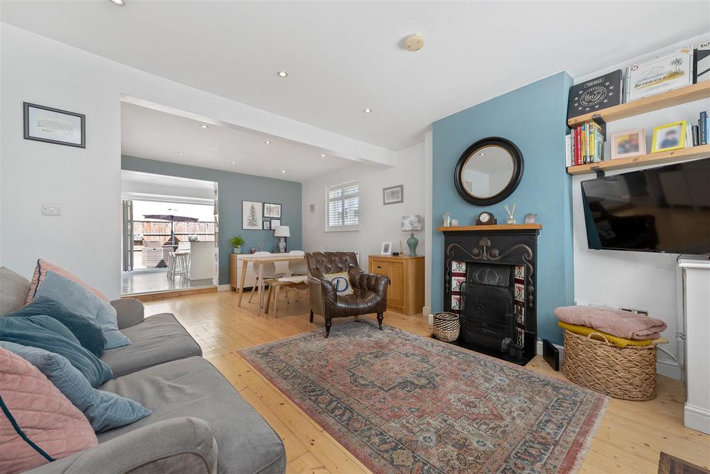 Clewer Fields, Windsor 2 bed end of terrace house for sale - £500,000