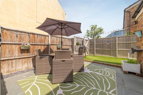 26 Clewer Fields, Windsor, SL4 5BW