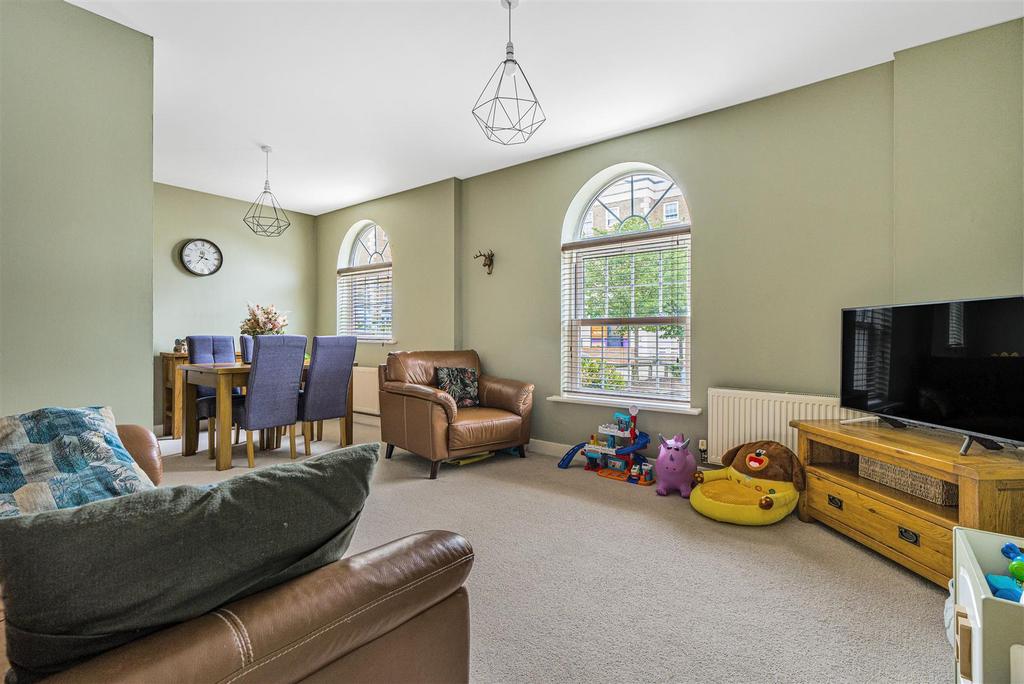 Tarragon Road, Maidstone 2 bed apartment for sale £225,000
