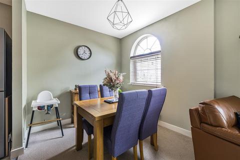 2 bedroom apartment for sale - Tarragon Road, Maidstone