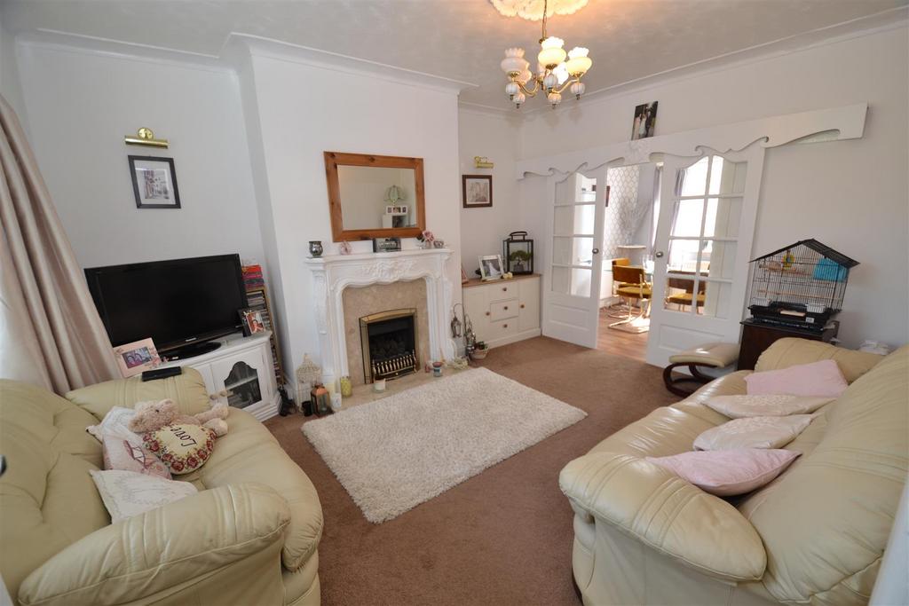 Newhall Road, Bierley, Bradford 3 bed semidetached house £169,950