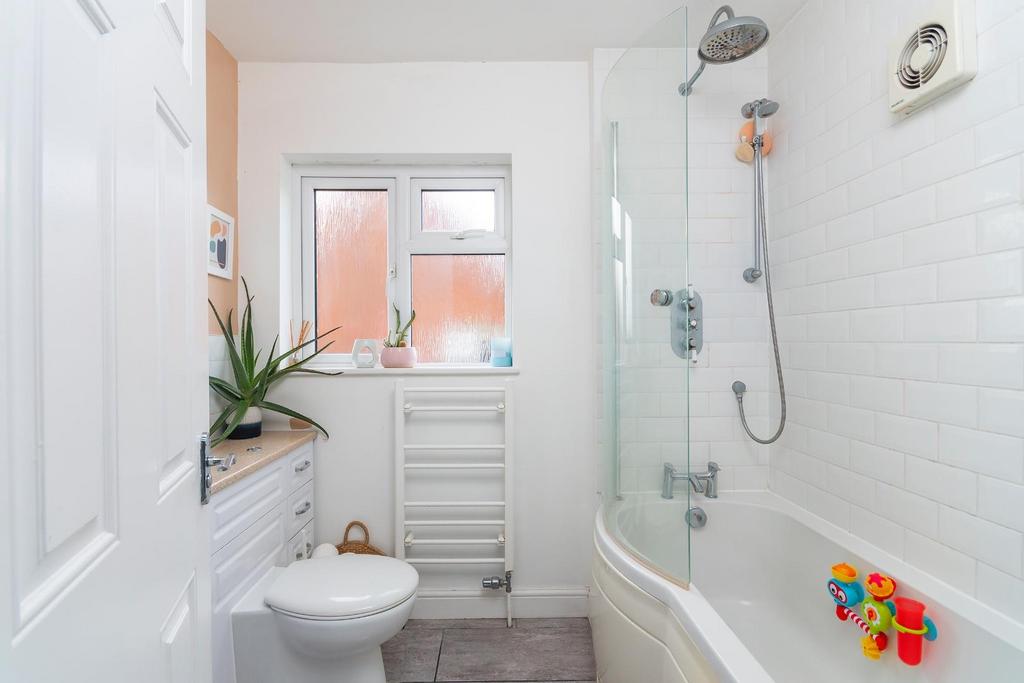 EVORGNYWGNARB66 - Bathroom C.jpg