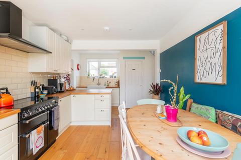 66 Brangwyn Grove, Bristol, BS7 9UD