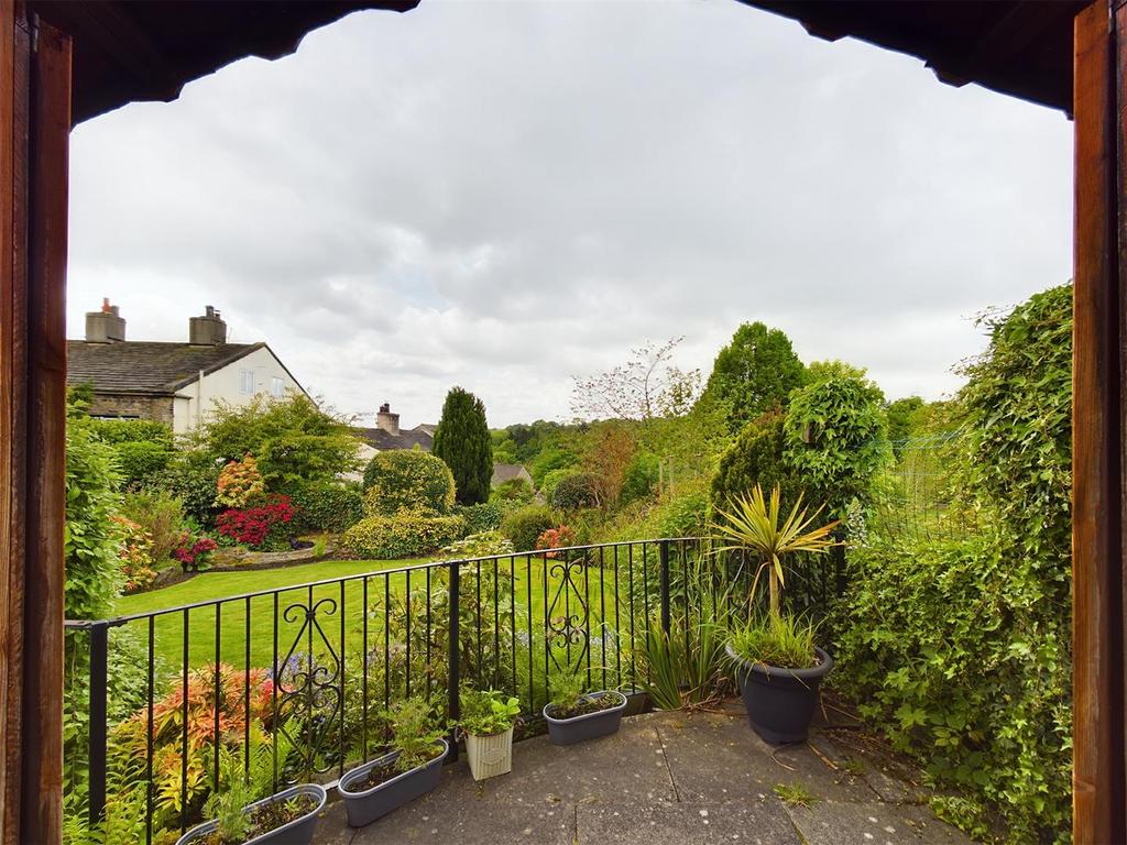 CAM01015 G0-PR0125-STILL016.jpg