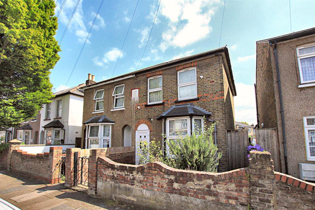 Queens Road, Southall UB2 3 bed semi-detached house - £469,950